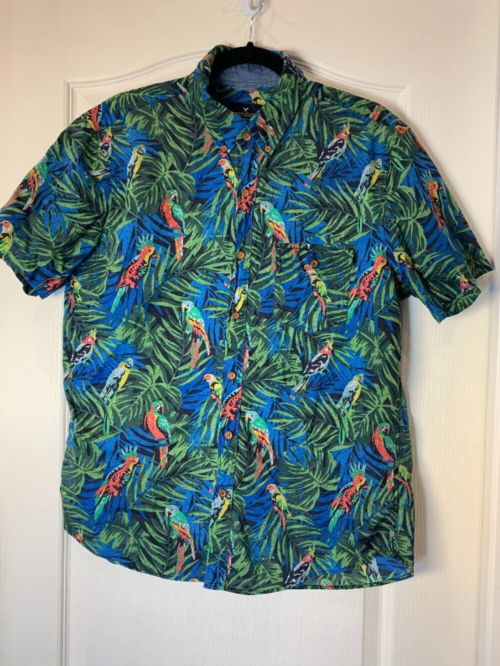 American Eagle Outfitters Menโs Tropical Parrot Shirt Green & Blueโ L Resortwear